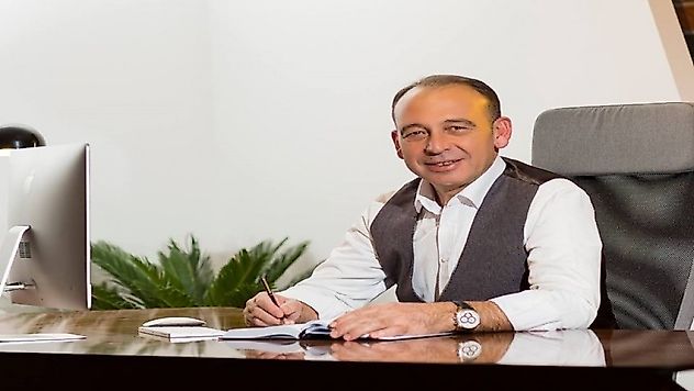 Çetin Akın Hizmet için Mazbatasını almayı bekliyor