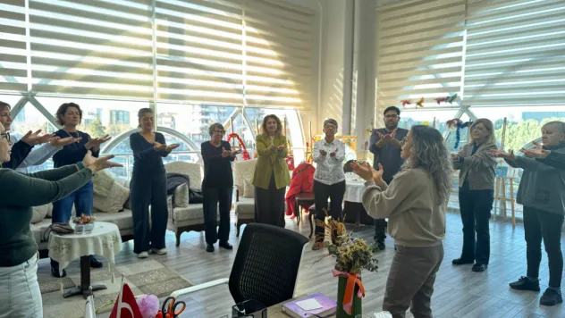 Alzheimer Hastalarına, Yakınlarına Nefes Eğitimi Desteği