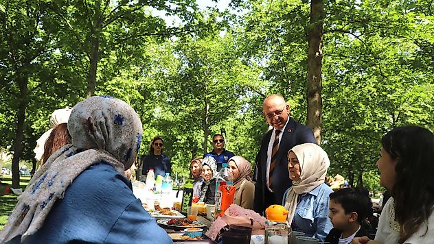 Başkan Çetin Akın: 'Annelerimizin kıymetini sadece bir gün değil, her gün bilmeliyiz'
