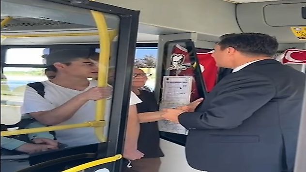 Başkan Zeyrek Otobüsü Durdurdu, Yolcuyu Almayan Şoföre Uyarılarda Bulundu