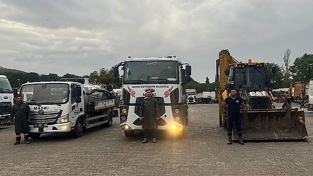 Büyükşehir ekipleri sağanak yağış ve fırtınaya karşı teyakkuzda