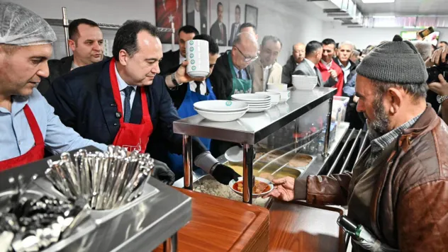 Büyükşehir Kırkağaç'ta Sosyal Belediyecilik Hizmetlerine Devam Ediyor