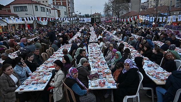 Büyükşehir, Ramazan'ın Bereketini Köprübaşı'nda Paylaştı