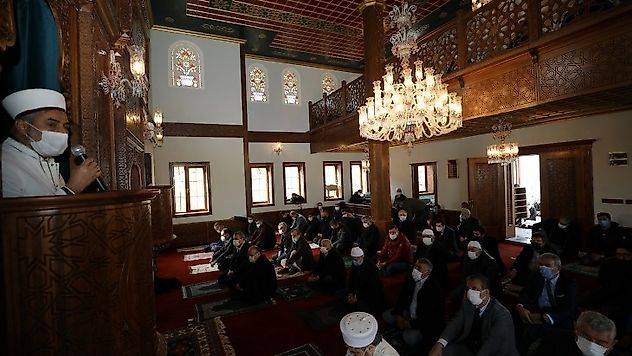 Çapaçarık Camisinde ilk cuma namazı kılındı