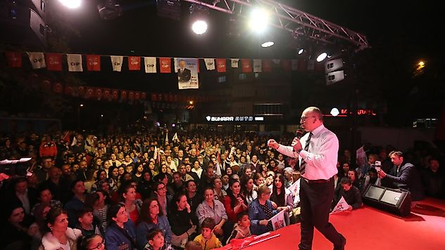 Çetin Akın: 'Bizler efendi olmaya değil, sizlere hizmetkar olmaya talibiz'