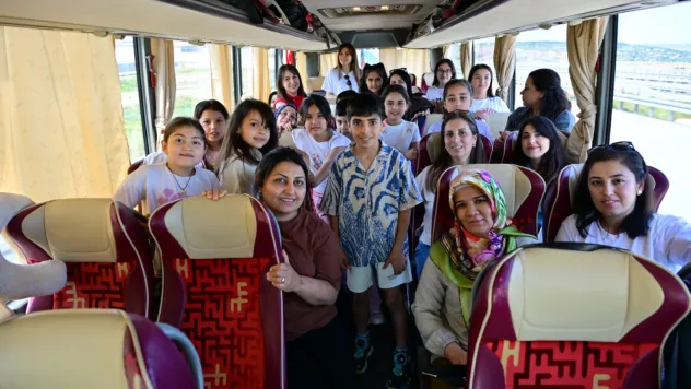 ÇKSM Öğrencileri Zorlu PSM'de Cumhuriyet'in Büyüleyici Hikayesini İzledi