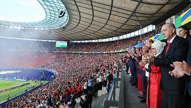 Cumhurbaşkanı Erdoğan, Türkiye-Hollanda Maçını Tribünden İzledi