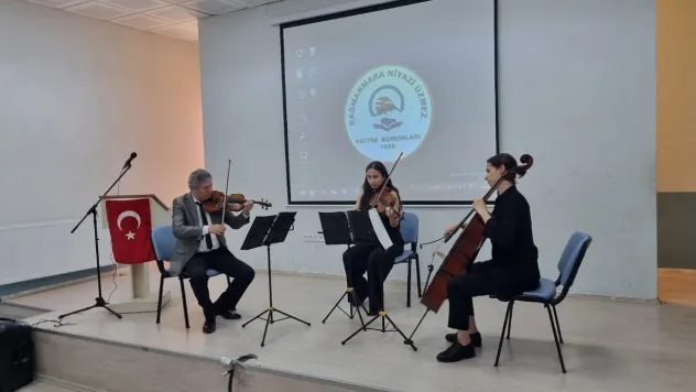 Dağmarmara Niyazi Üzmez İ.Ö Okulunda Öğrencilere Müzik Söyleşisi Ve Dinletisi