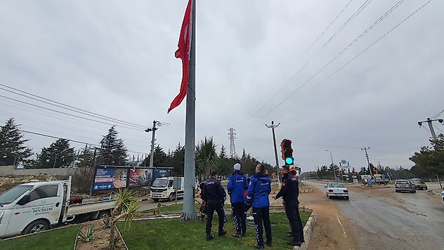 Demirci'de Bayraklar Yenilendi