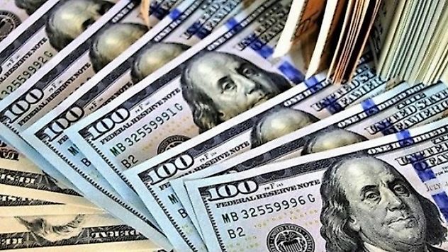 Döviz kurlarında dün yaşanan sakinlik bugün de devam ediyor