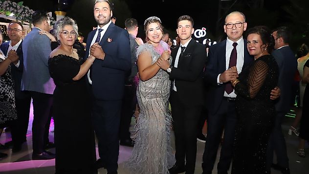 Gülce Akın ve Nazım Birim Nişanlandı