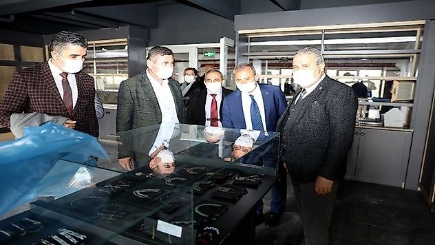 Hanımların el Emekleri Satışa Çıkıyor