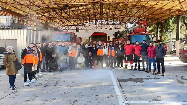 İtfaiye'den Afad Gönüllülerine Yangın Eğitimi