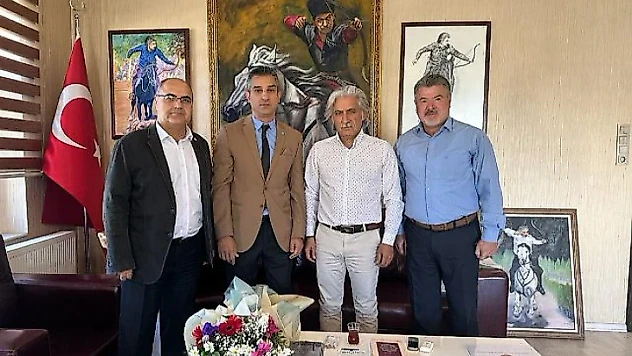 İyi Parti Şehzadeler İlçe Başkanı'ndan Yeni Kaymakama Ziyaret