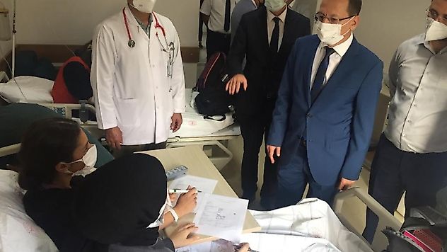 Kaymakam YILMAZ Hastaneye Kaldırılan Öğrencileri Ziyaret Etti