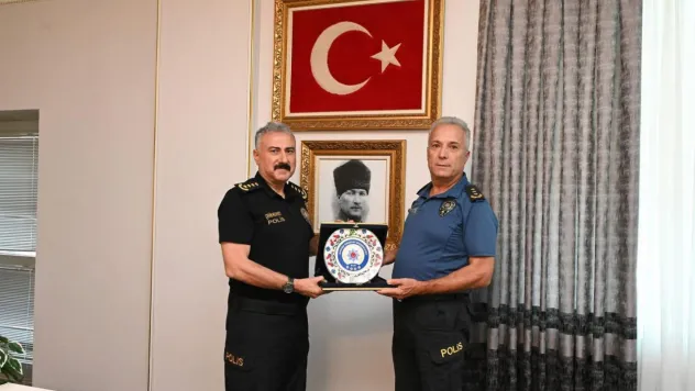 Kırkağaç İlçe Emniyet Müdürü Sayım Başaran'a Plaket