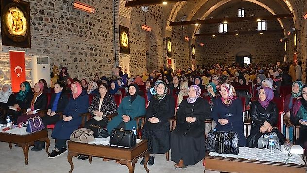 Mutlu Kadın, Huzurlu Yuva' konferansına yoğun ilgi