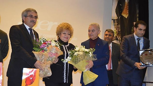 Prof. Dr. Halilova Tarihimizi Bilerek Yol Alalım