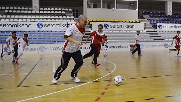 Suriyeli ve madde bağımlısı gençlerle maç