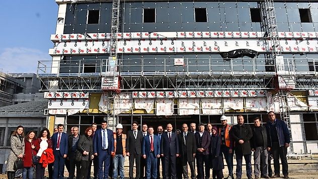 Baybatur,  400 yataklı devlet hastanesi  inşaatını inceledi