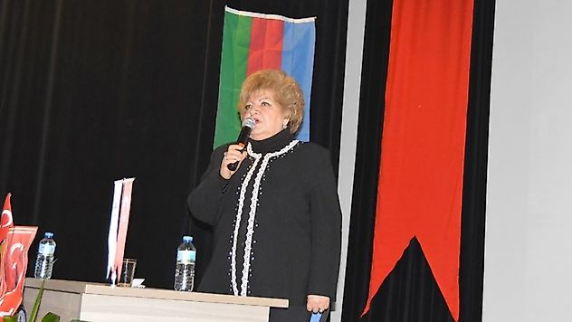 HALİMOVA, BEN TÜRKİYE'YE İLK AYAK BASTIĞIMDA TOPRAĞI YÜZÜME SÜRDÜM
