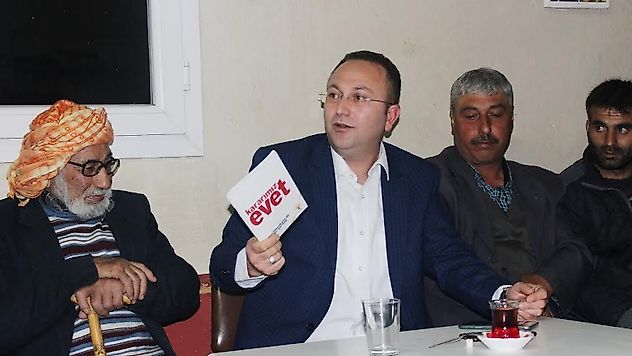 AK Parti Turgutlu İlçe Başkanlığı ''Evet'' için sahalara indi.