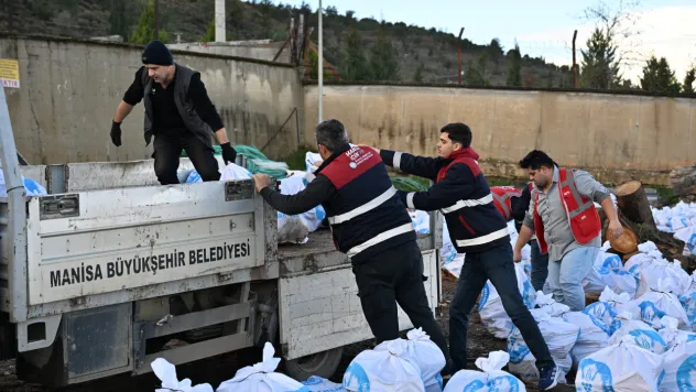 Manisa Büyükşehir'den İhtiyaç Sahiplerine Yürek Isıtan Destek