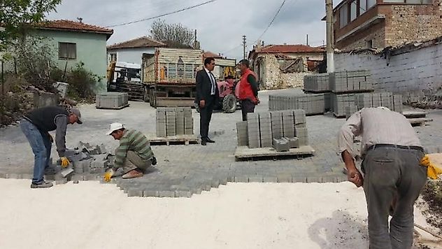 Hatun Mahallesi'ne Parke Taşı
