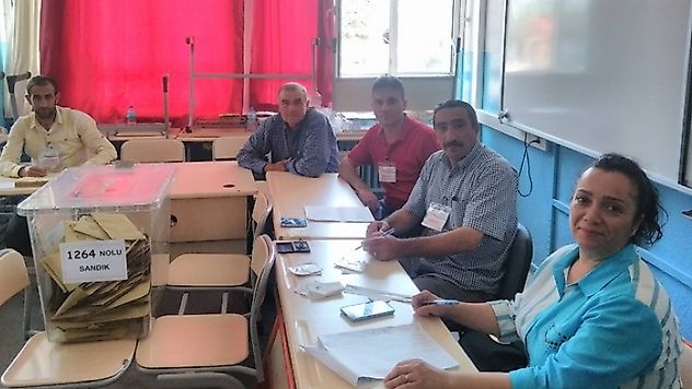Turgutlu'da Sandık Başında!...