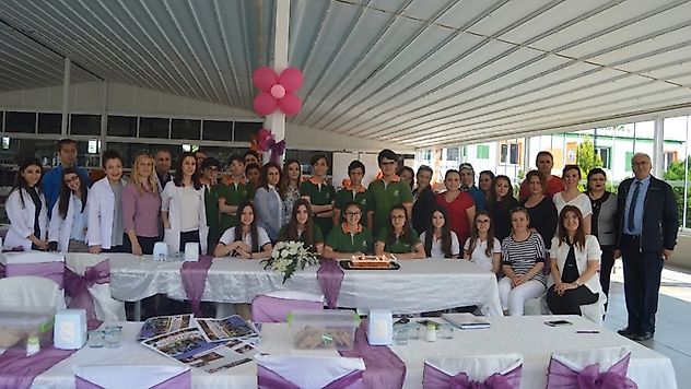 KOCATÜRK OKULLARINDA ÖĞRENCİLERE SÜPRİZ PASTA JESTİ