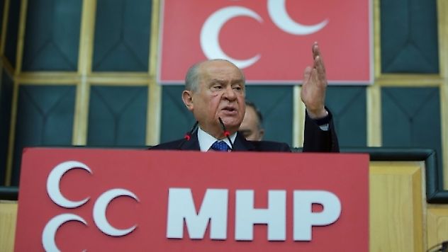 Bahçeli,'Kalburla su taşıyanlara güler geçeriz (Video)