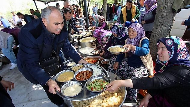Çaltepe'de Hayır Yemeği