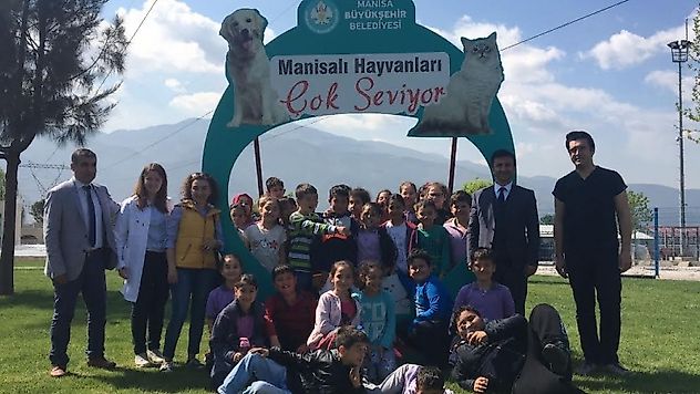Koca Yürekli Öğrencilerden Barınağa Ziyaret