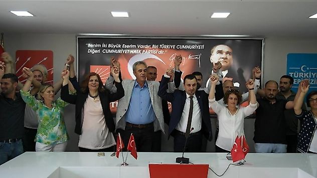 GENÇLERİN GELECEĞE UMUTLA BAKACAĞI GÜNLER YAKINDIR