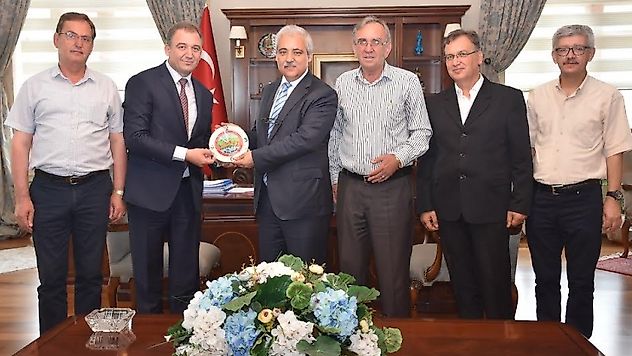 SAL-MAK VALİ GÜVENÇER'İ ZİYARET ETTİ