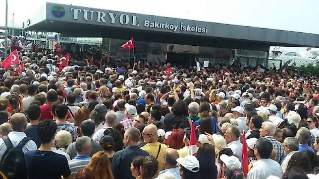 AK Parti mitingine ek sefer koyan İDO İnce'nin mitingine gidenleri iskelede Asker etti