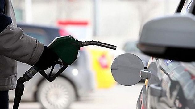 Benzin ve motorine yarın indirim geliyor