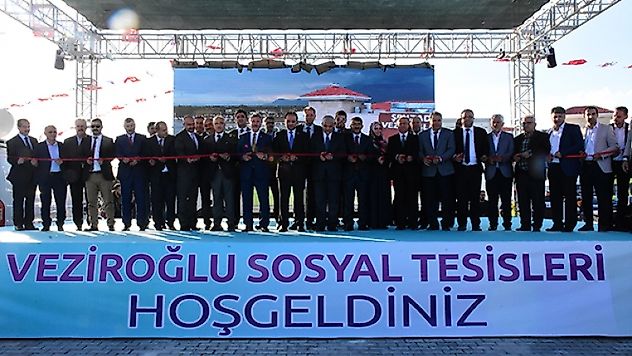 VEZİROĞLU'NUN KURDELESİ CHP'Lİ VE MHP'Lİ BAŞKANLAR İLE KESİLDİ