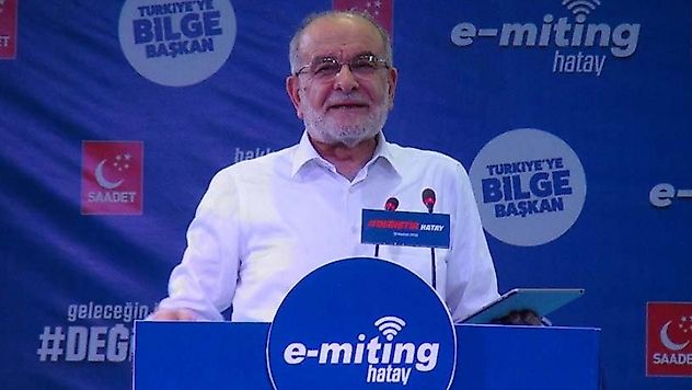 Karamollaoğlu, İzahı olmayan şeyin mizahı olur...