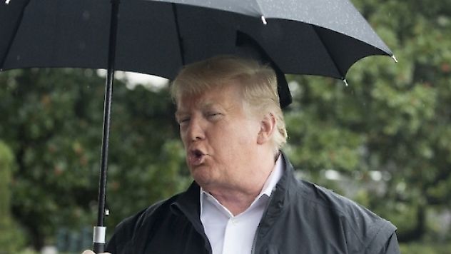 Trump bombalı paketlerle ilgili konuştu