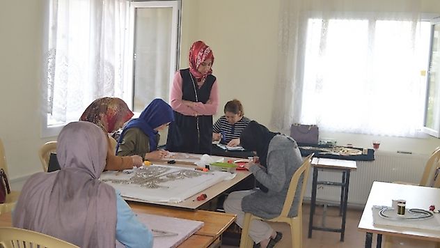 TURGUTLU'NUN KADINLARI BOŞ DURMUYOR