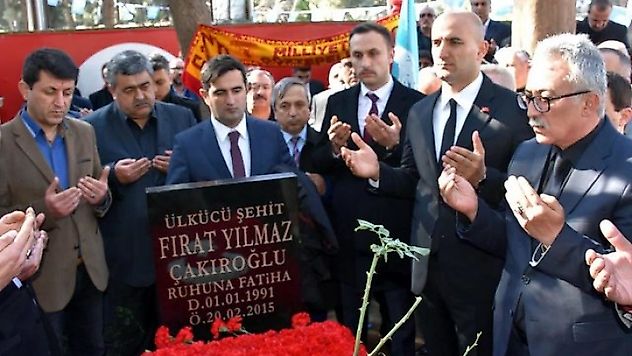 Ülkücü Şehit Fırat Yılmaz Çakıroğlu mezarı başında anıldı