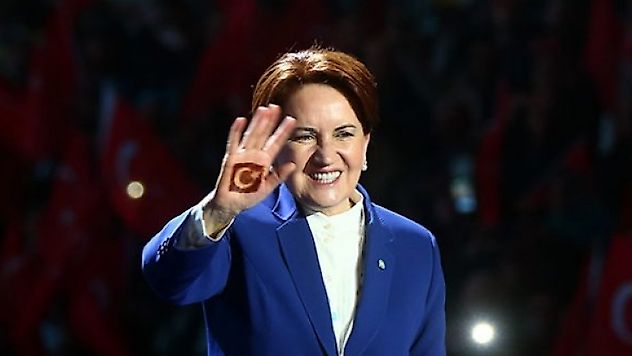 Akşener, Partisinin haftalık basın toplantısında konuştu