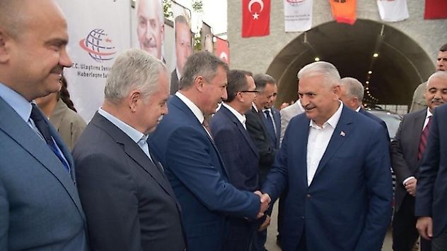 Selçuk Özdağ 'Dini bayramlar kardeşliğimizi pekiştiren ilahi armağanlardır'