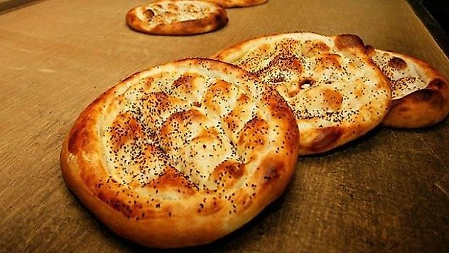 Turgutlu'da 300 gram Ramazan Pidesi 2 liradan satılacak