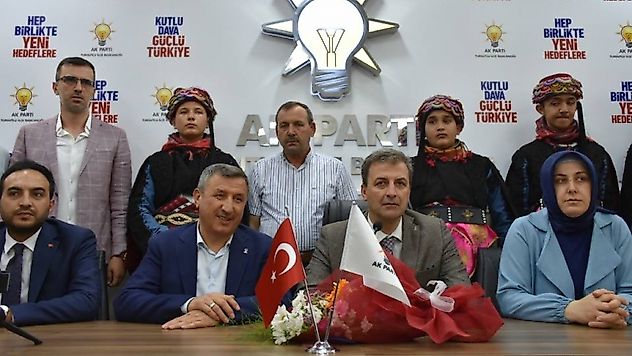 Vali Şerif  Yılmaz AK Parti'den Aday Adaylığını Mehter Marşlarıyla duyurdu