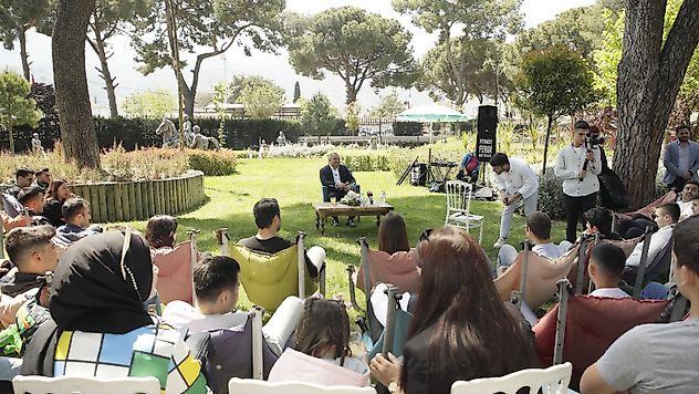 Manisa için projelerini ve geleceğe dair hedeflerini sordular: Gençler sorularıyla Ali Uçak'ı terletti