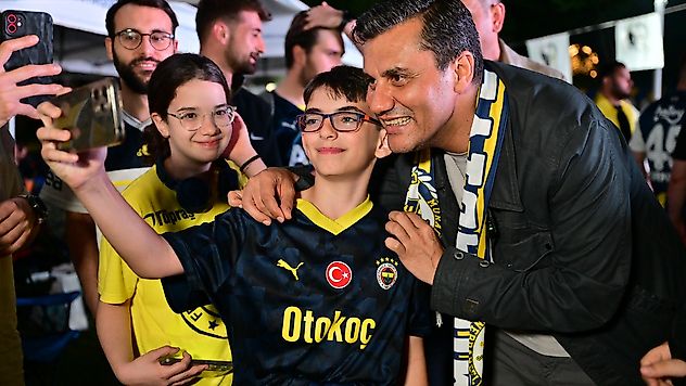 Manisalılar Finali Başkan Zeyrek'le Birlikte İzledi