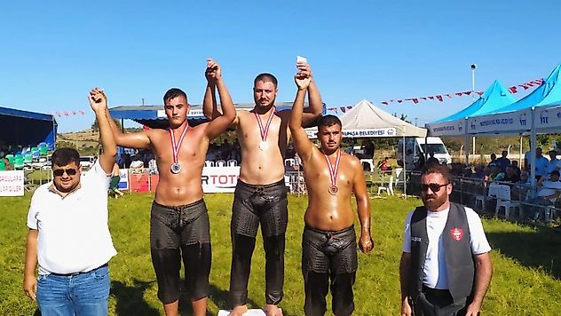 Melih Özdemir Mustafakemalpaşa'dan Gümüşle Döndü