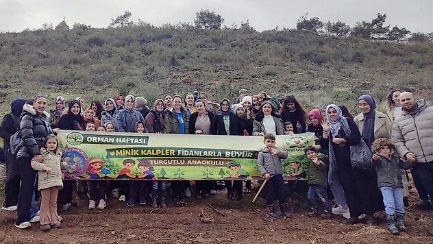Minik Kalpler Fidanlarla Büyüyor